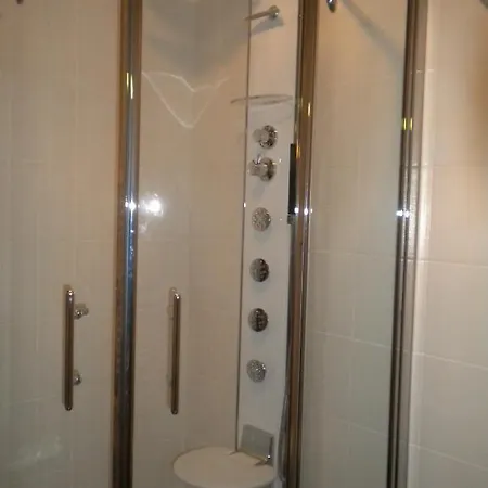 מלון Restaurant A L'ange 2*