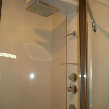 Restaurant A L'ange מלון