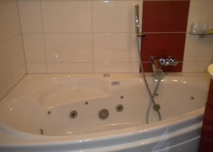 Restaurant A L'ange Отель Climbach